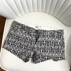 AEO B&W Printed Shorts